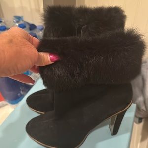 BCBG MAXAZRIA stiletto fur& suede boots